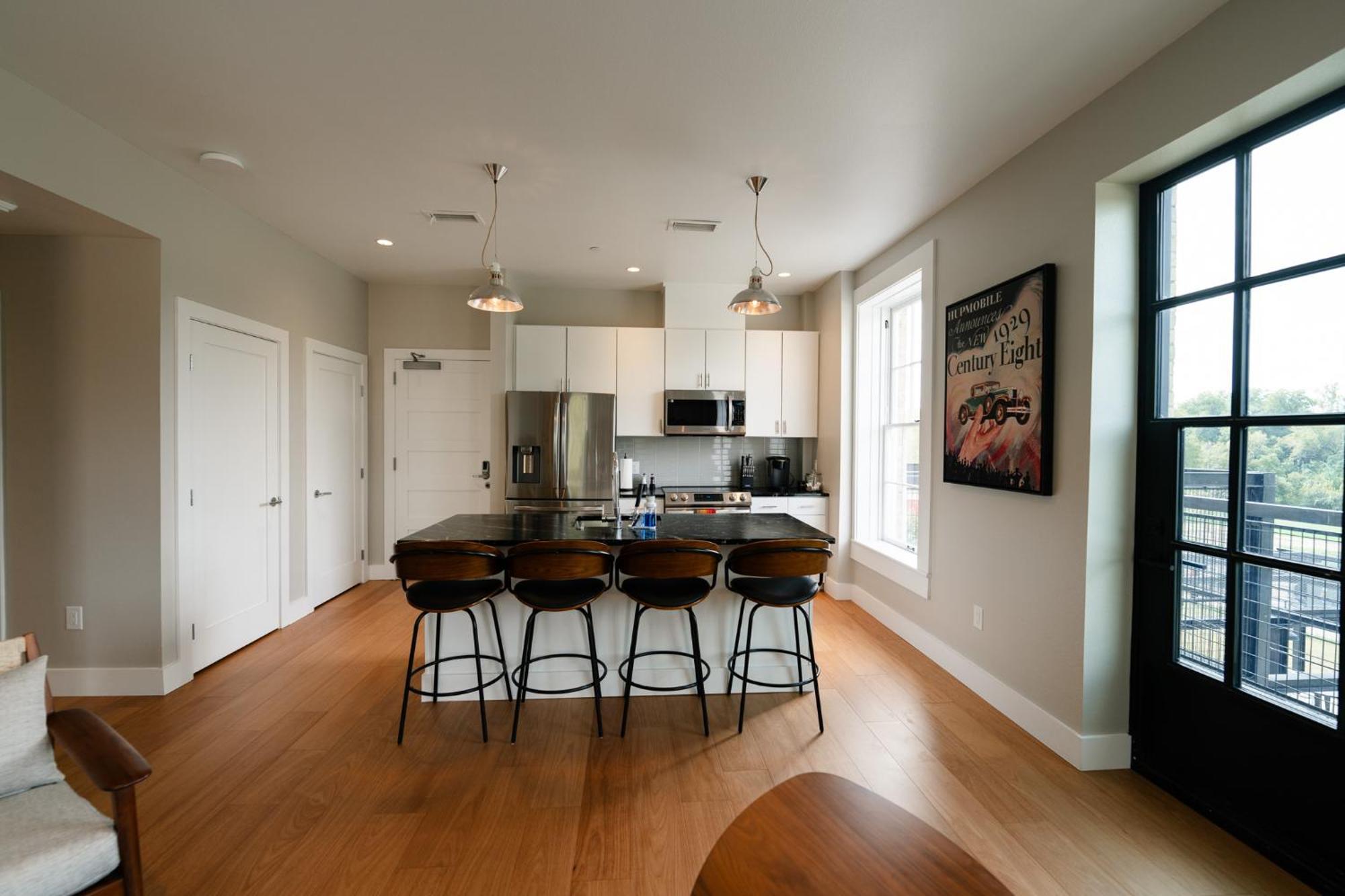Western 1924 Luxury Lofts Martindale Екстер'єр фото